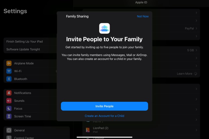 how to share an apple tv plus subscription ipad invite people your family