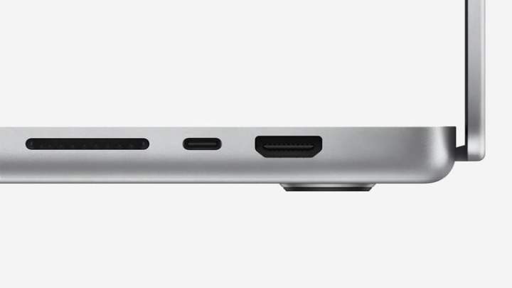 Connectivity on the new 2021 Macbook Pro. SD reader, USB-C port, HDMI port.