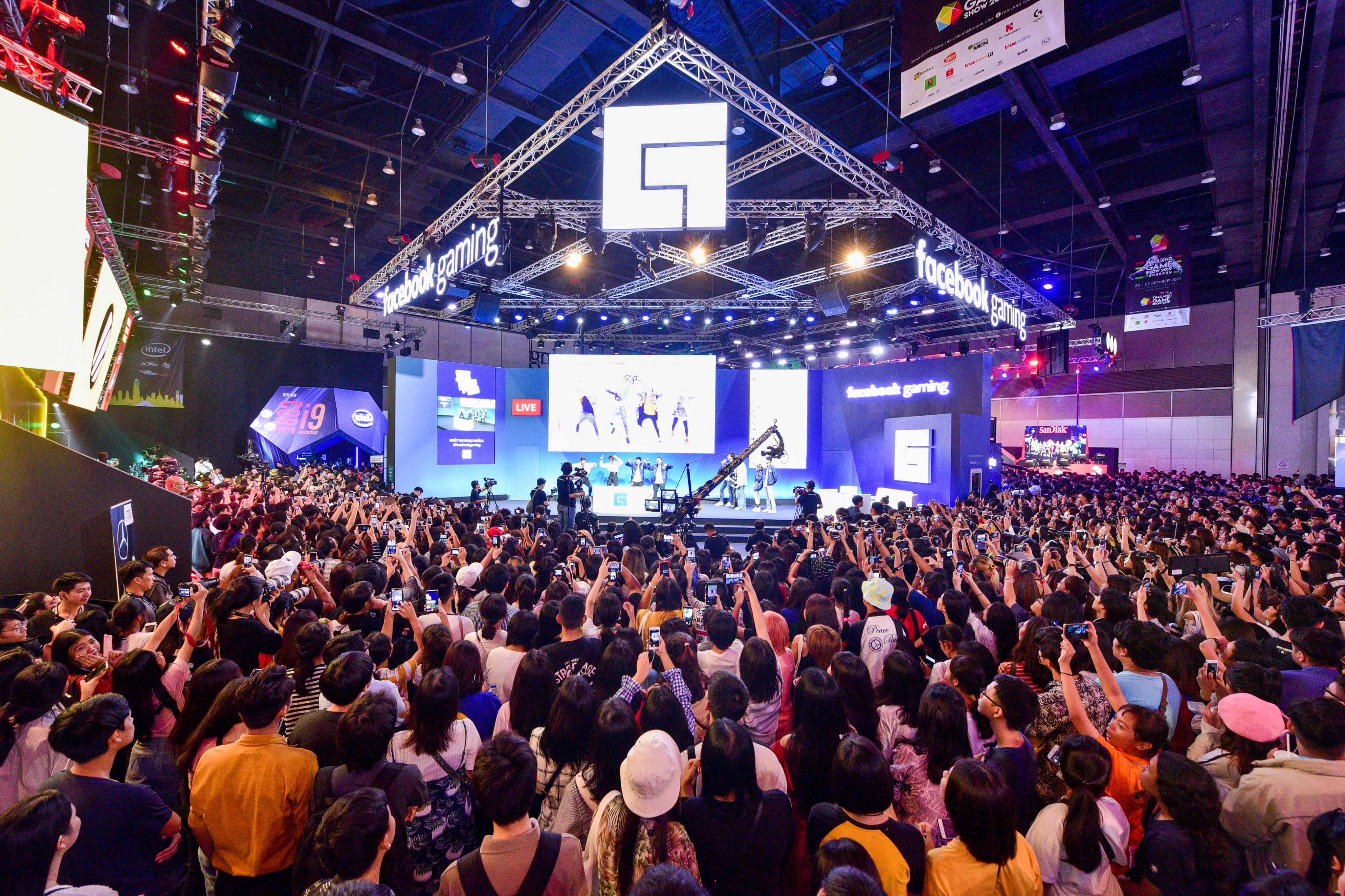 Twitch, , and Facebook Gaming averaged 653 million hours of