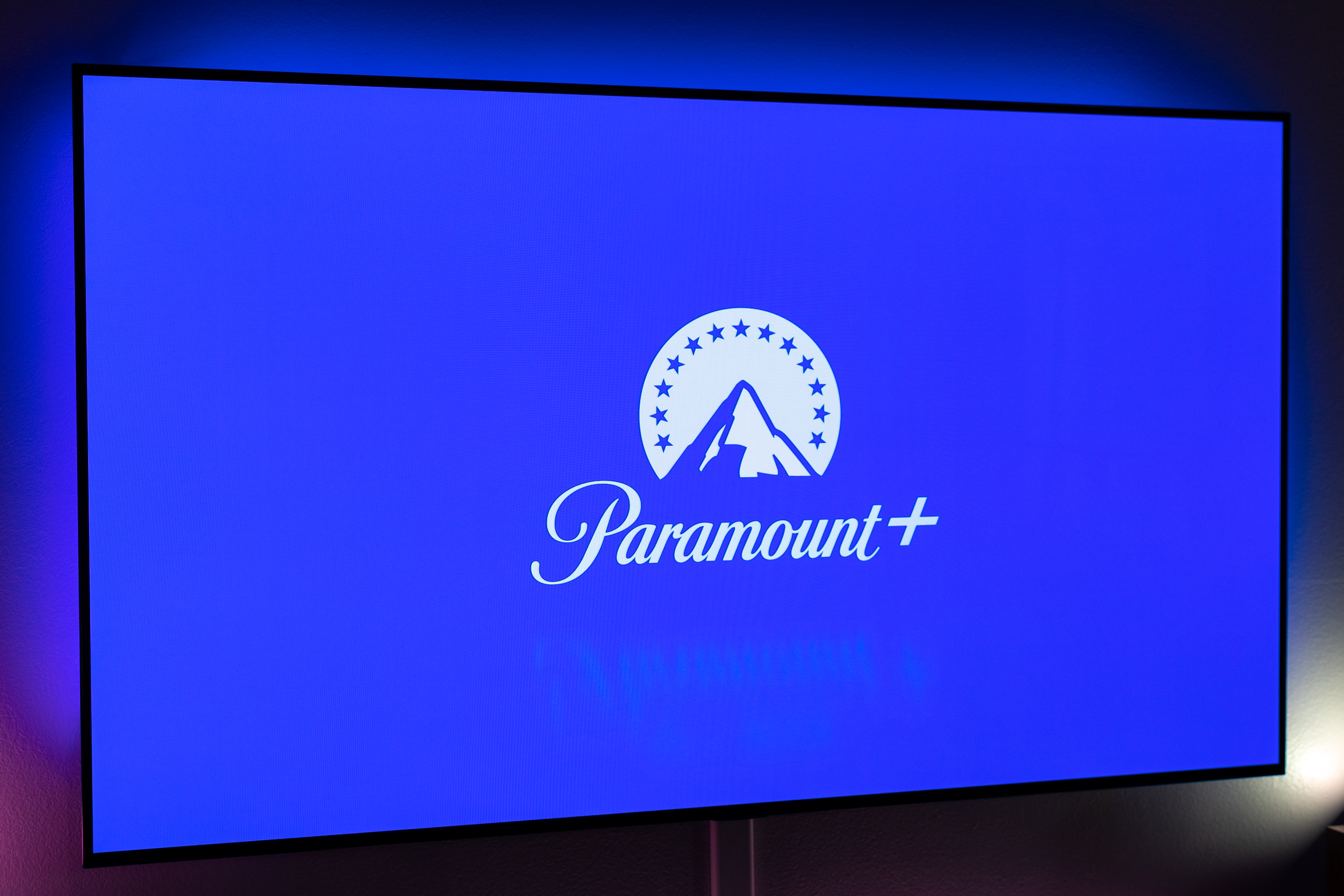 Logotipo da Paramount Plus na TV.