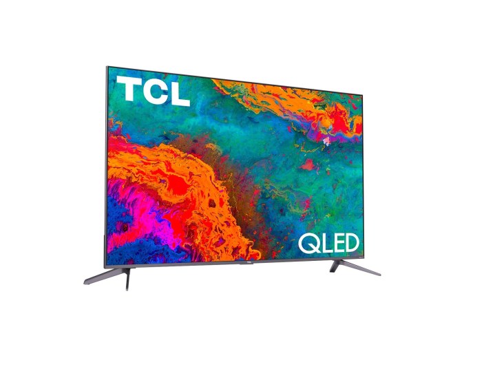 Un televisor TCL Series Class 5 QLED 4K UHD Smart Roku de 65 pulgadas sobre un fondo blanco.