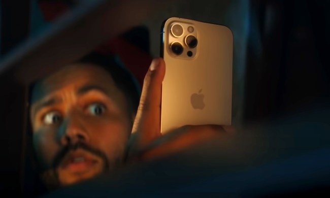 Apple delivering a periscope camera on iPhones in 2023.
