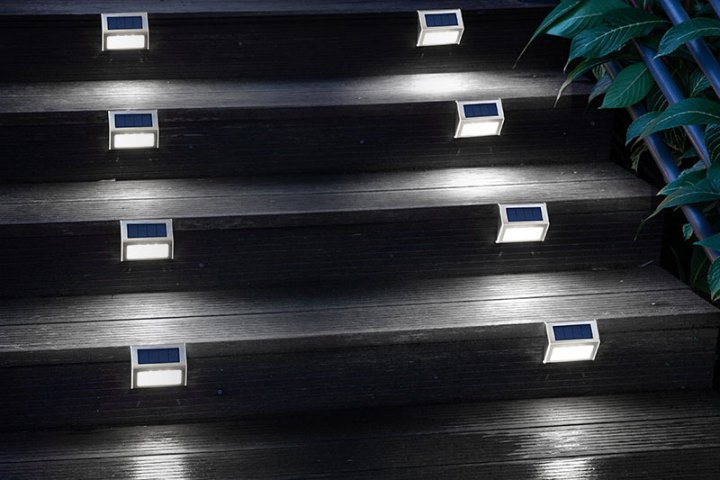 JSOT solar step lighting installed on stairs.