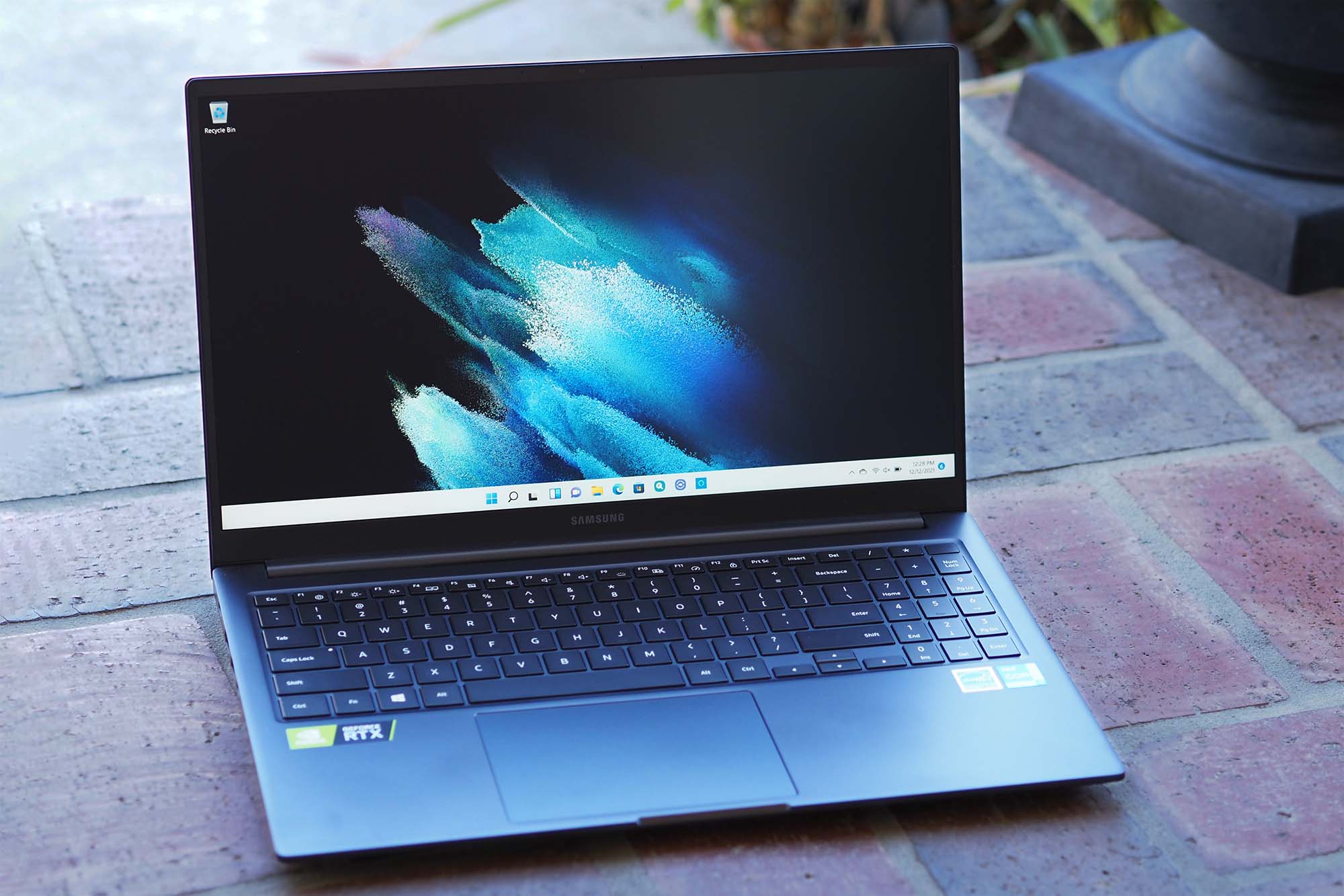 Samsung Galaxy Book Odyssey Review: Yet Another Poor Display