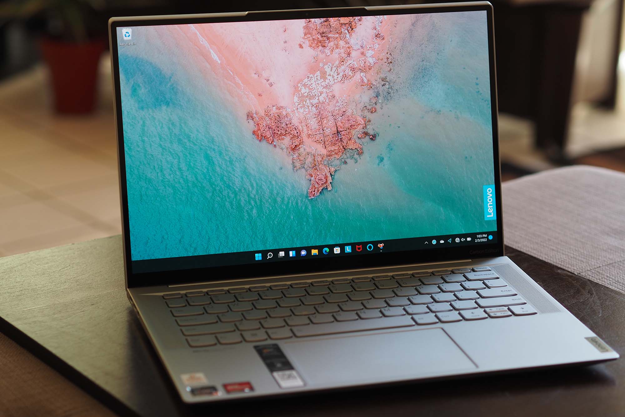 Lenovo IdeaPad Slim 7 Carbon review: 90Hz OLED? Yes, please