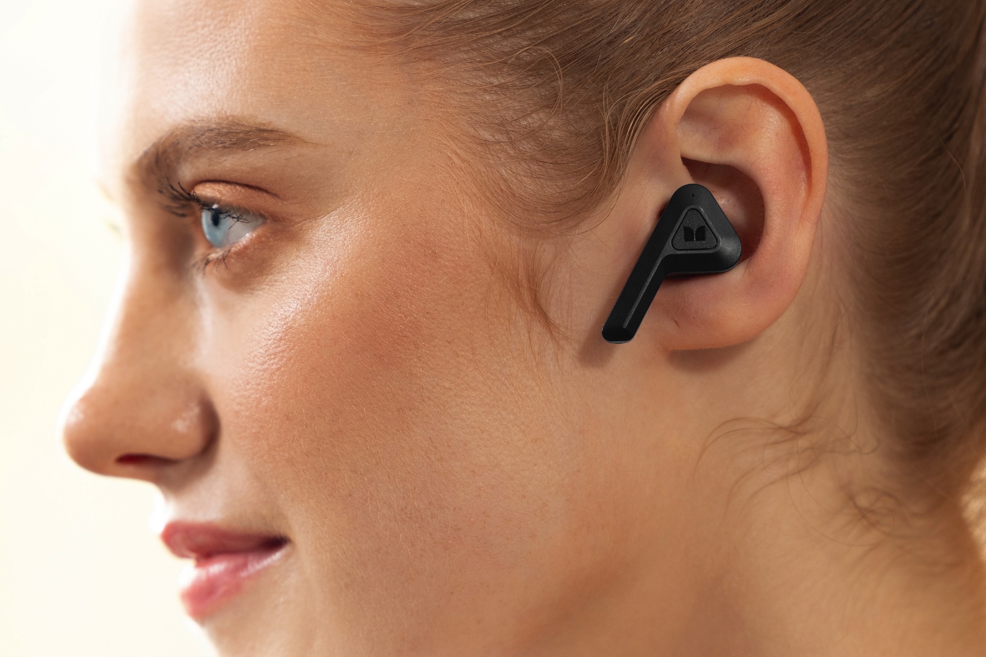 Earbuds, Bluetooth Speakers 