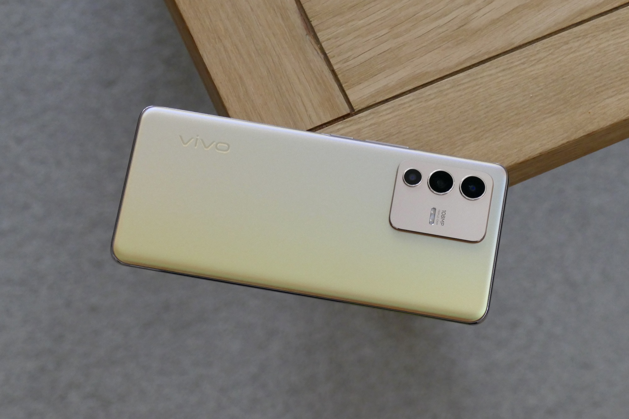 Vivo V23 5G review: Unique design and great selfie experience