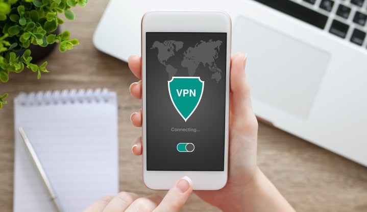 Una imagen de archivo de VPN que se muestra en un iPhone.