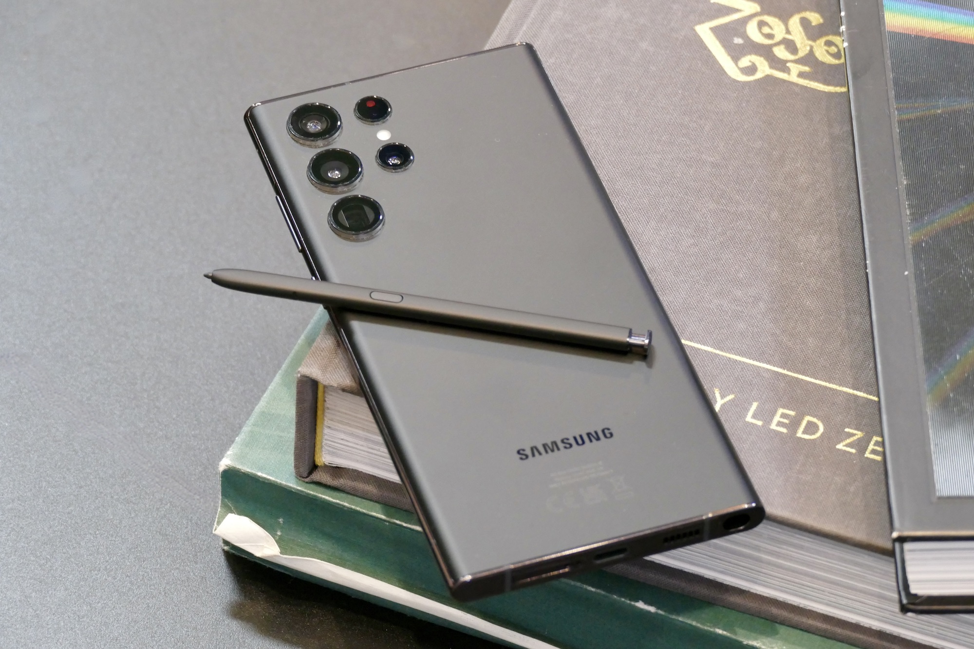 Samsung Galaxy S22 Ultra Luxury Brand Case Cover Brown – Season Made