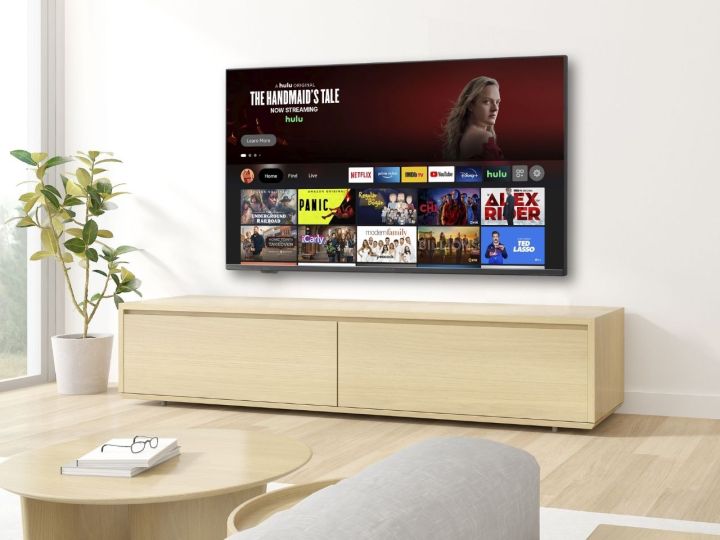 Inisgnia F30 Smart TV 4k de 50 polegadas na sala de estar.