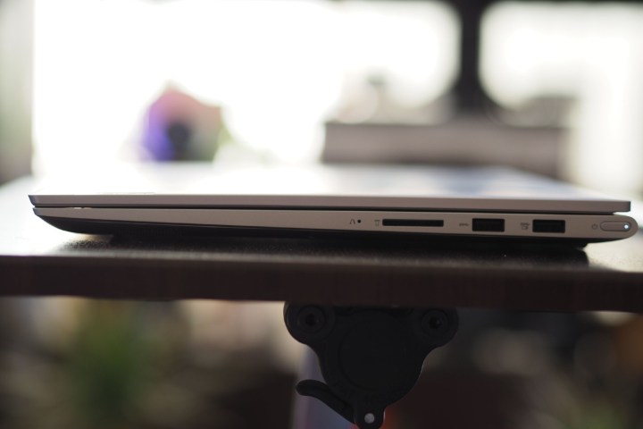 The right port side of the Lenovo IdeaPad Slim 7 Pro.