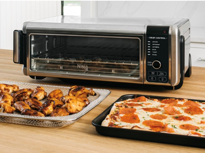 Ninja SP100 Foodi 6-in-1 Digital Air Fry Oven with Wings and Pizza.