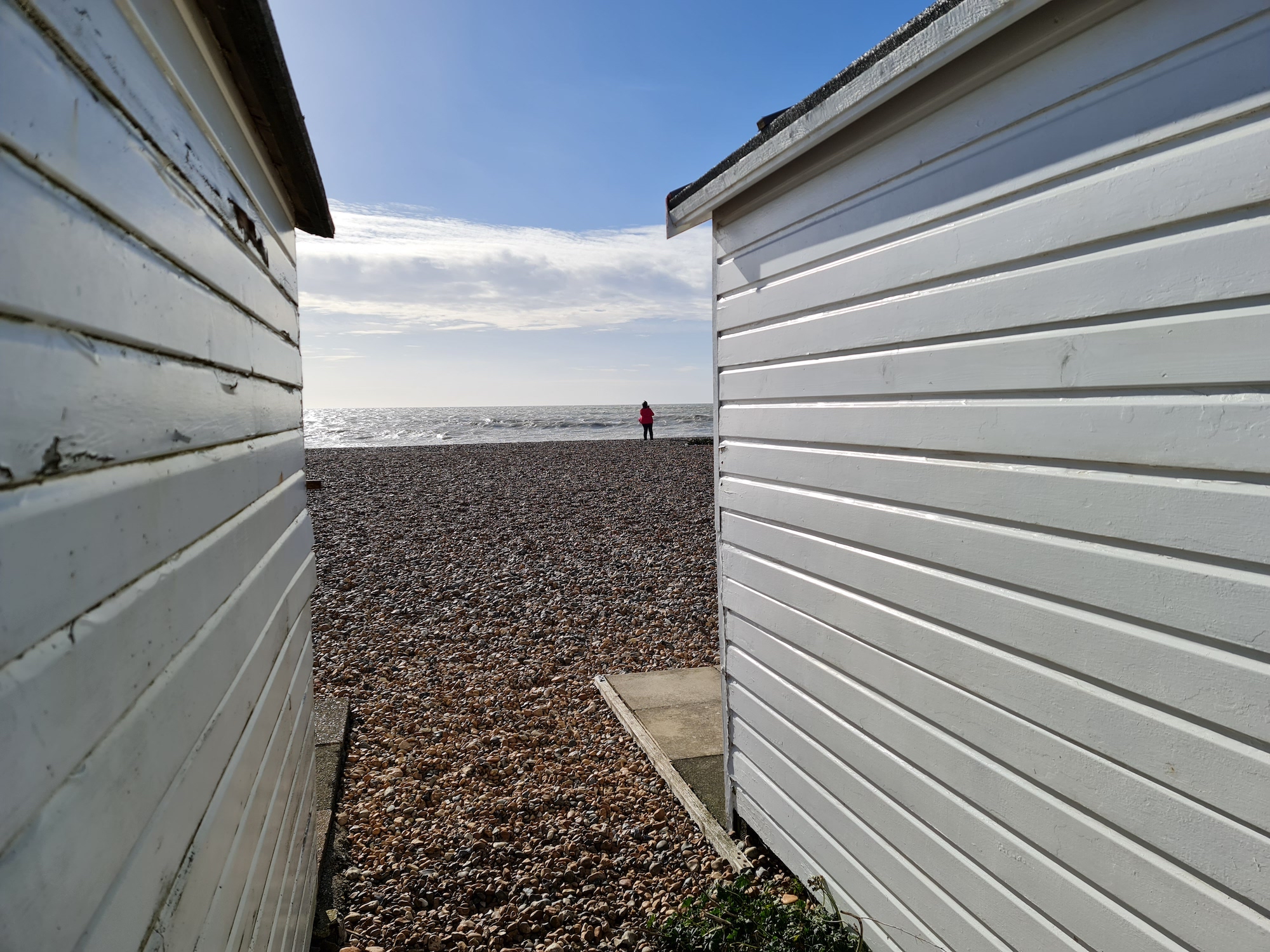 Note 20 Ultra photo of beach huts.