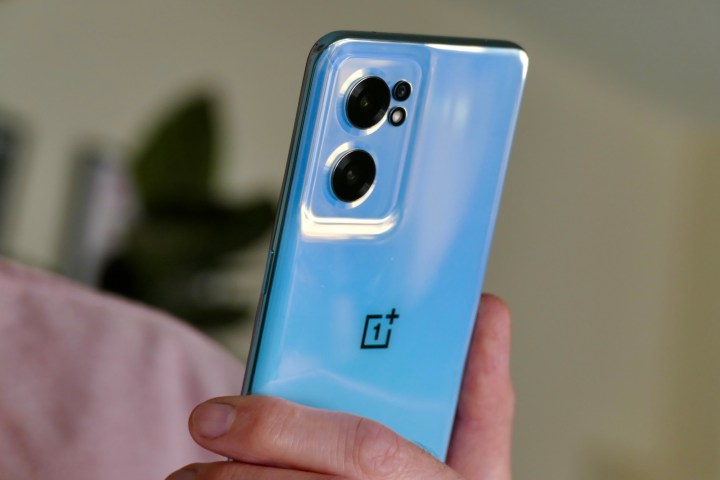 oneplus nord 2 ce 5g review camera module in hand