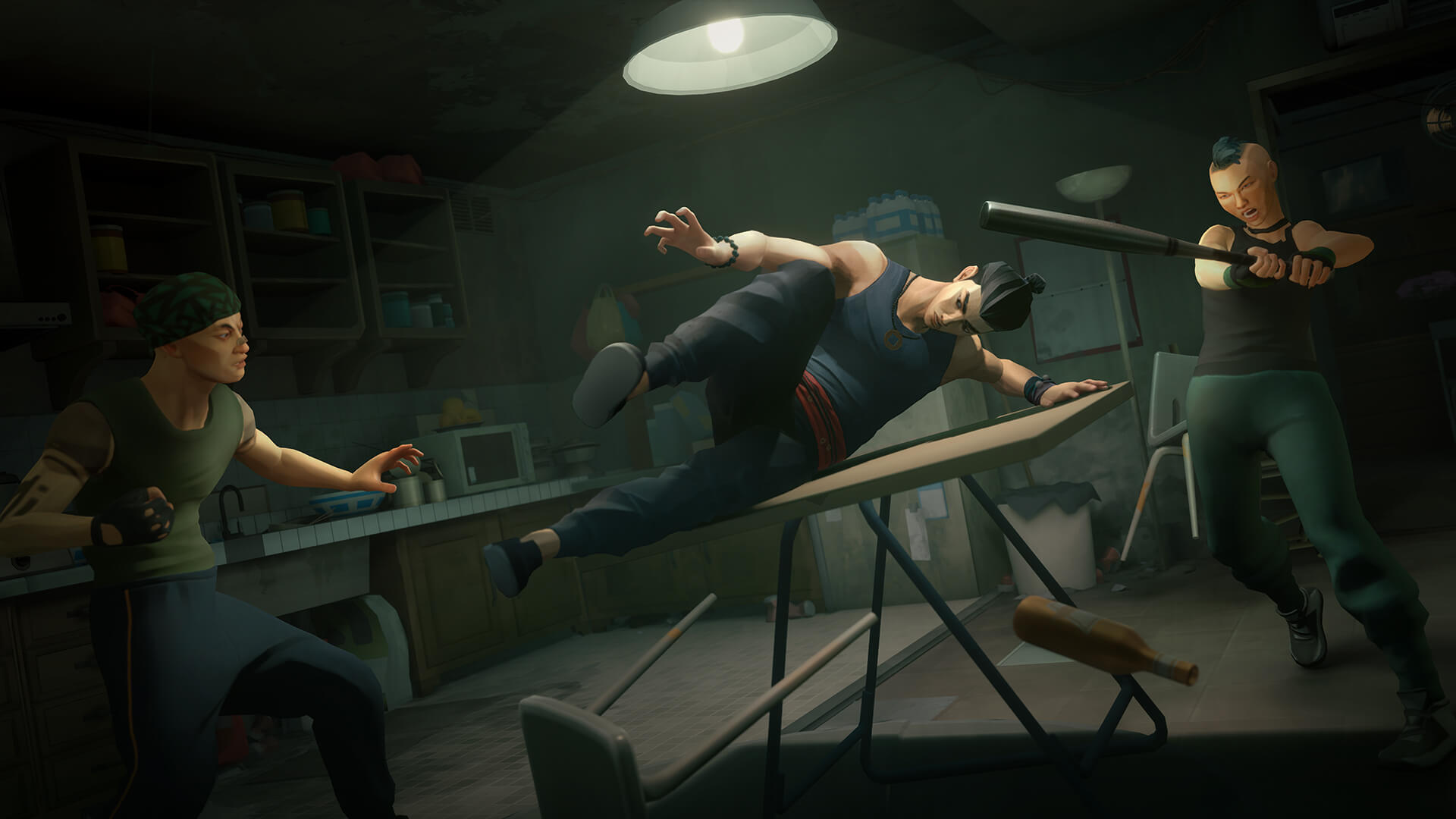 O personagem principal de Sifu pulando sobre uma mesa enquanto dois inimigos atacam.