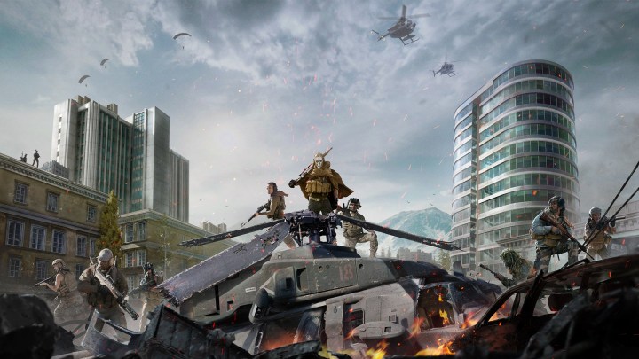 Berdiri di atas helikopter di Call of Duty: Warzone.