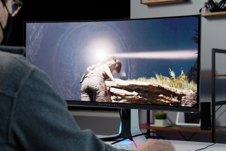 Shadow of the Tomb Raider on the Alienware 34 QD-OLED.