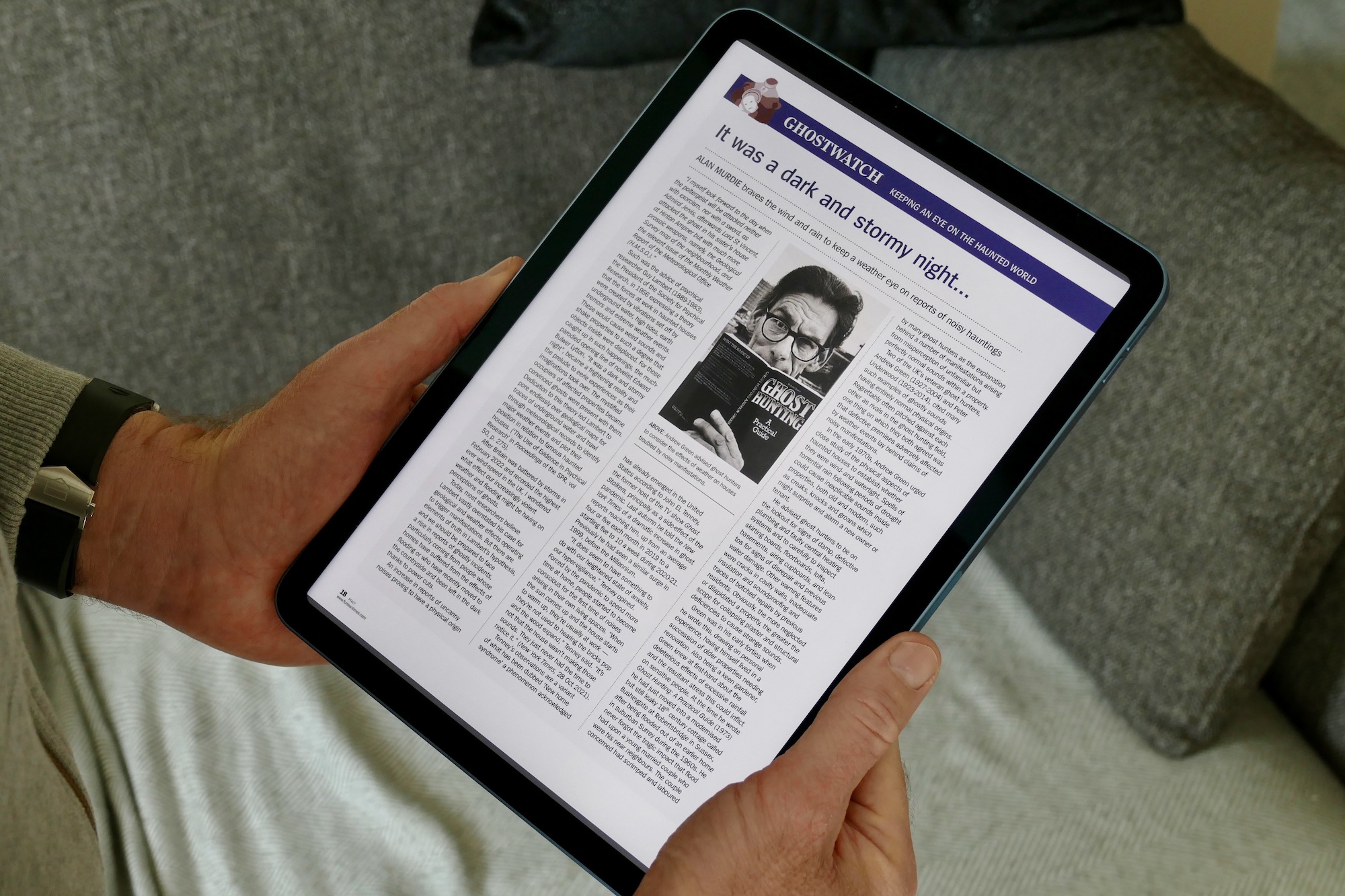 Kindle magazine viewed on the iPad Air 5.