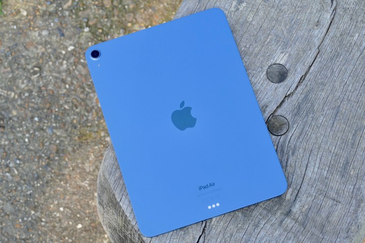 iPad Air 5 的背面。