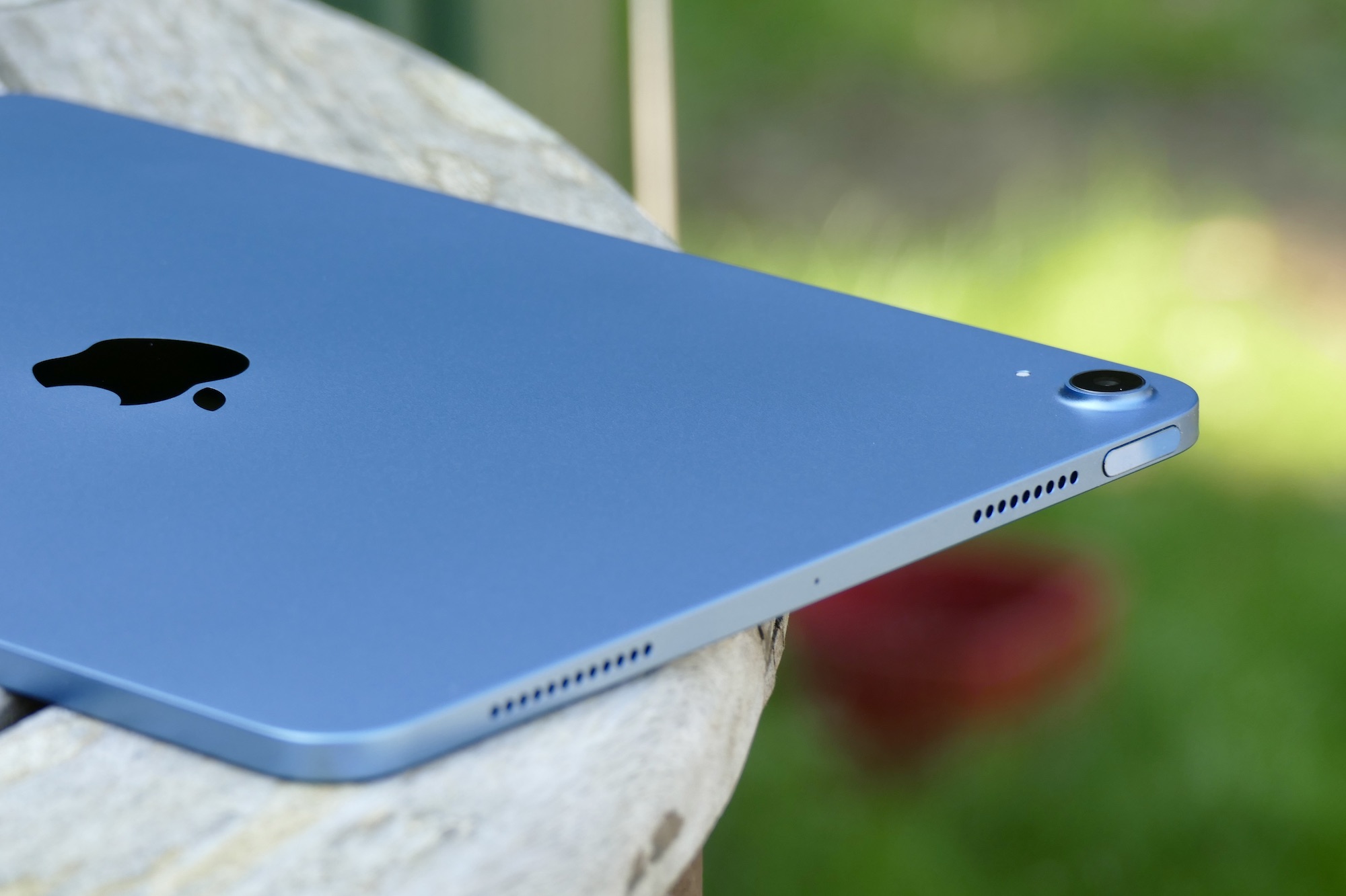 Apple iPad Air 5 2022 -  External Reviews