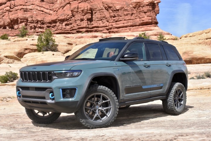 The 2022 Jeep Grand Cherokee 4xe Easter Jeep Safari concept.