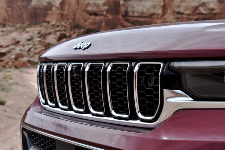 The 2022 Jeep Grand Cherokee 4xe plug-in hybrid's grille.
