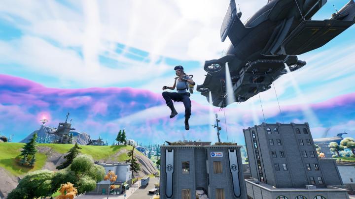 Fly with jetpack in Fortnite.