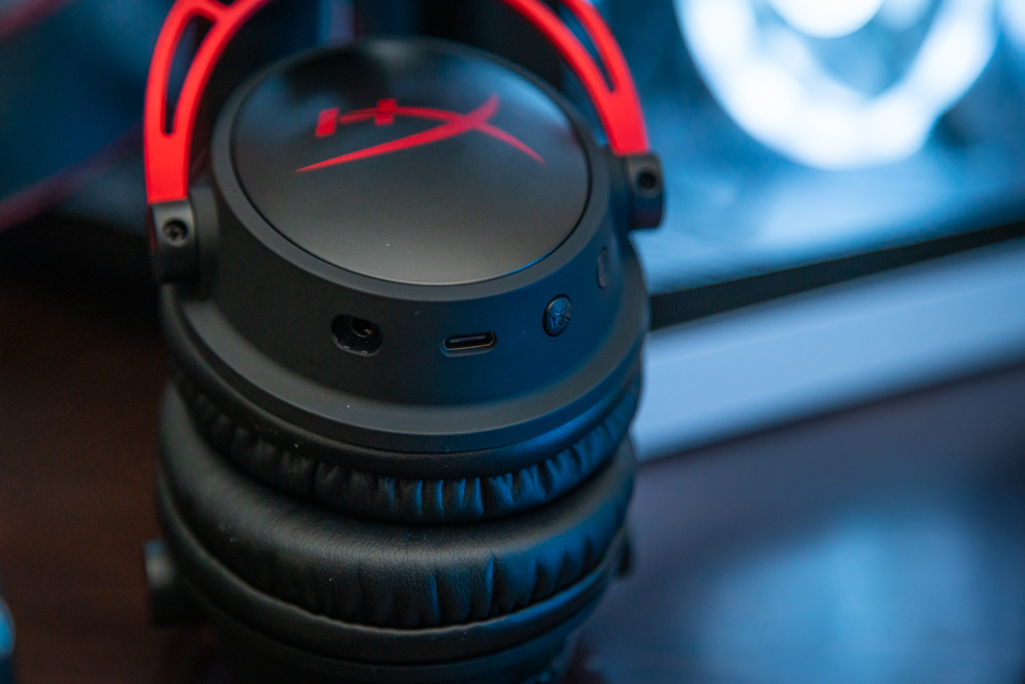 HyperX Cloud Alpha Wireless Gaming Headset Review: It Goes Long - CNET