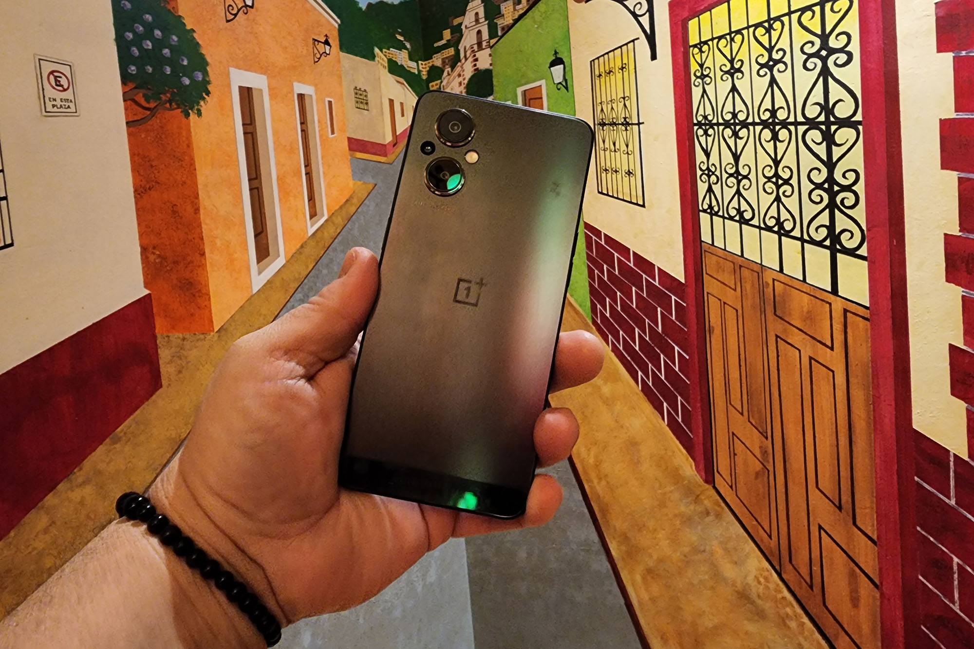 OnePlus 8T hands-on review -  tests