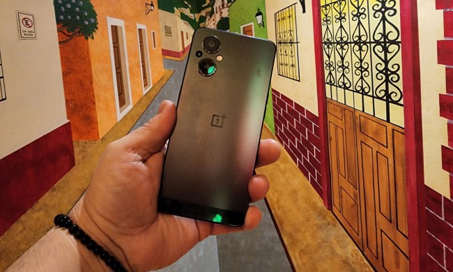 Hand holding the OnePlus Nord N20 5G.