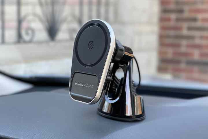 Scosche MagicMount Pro Charge5 mounted on top of car dashboard.