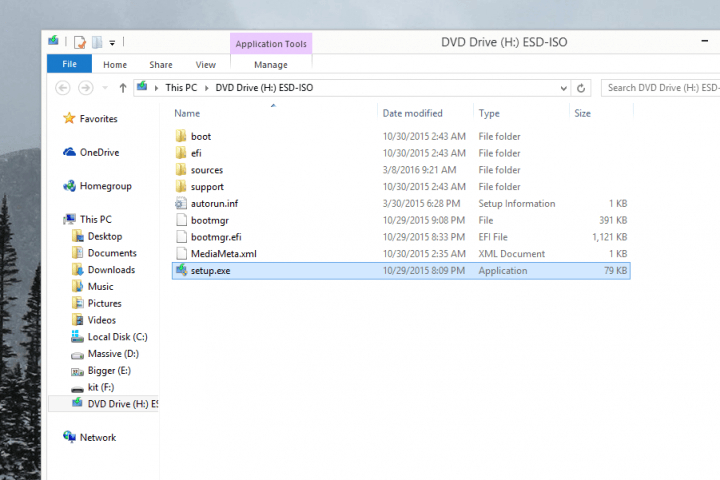 Um arquivo ISO montado no Windows 10.