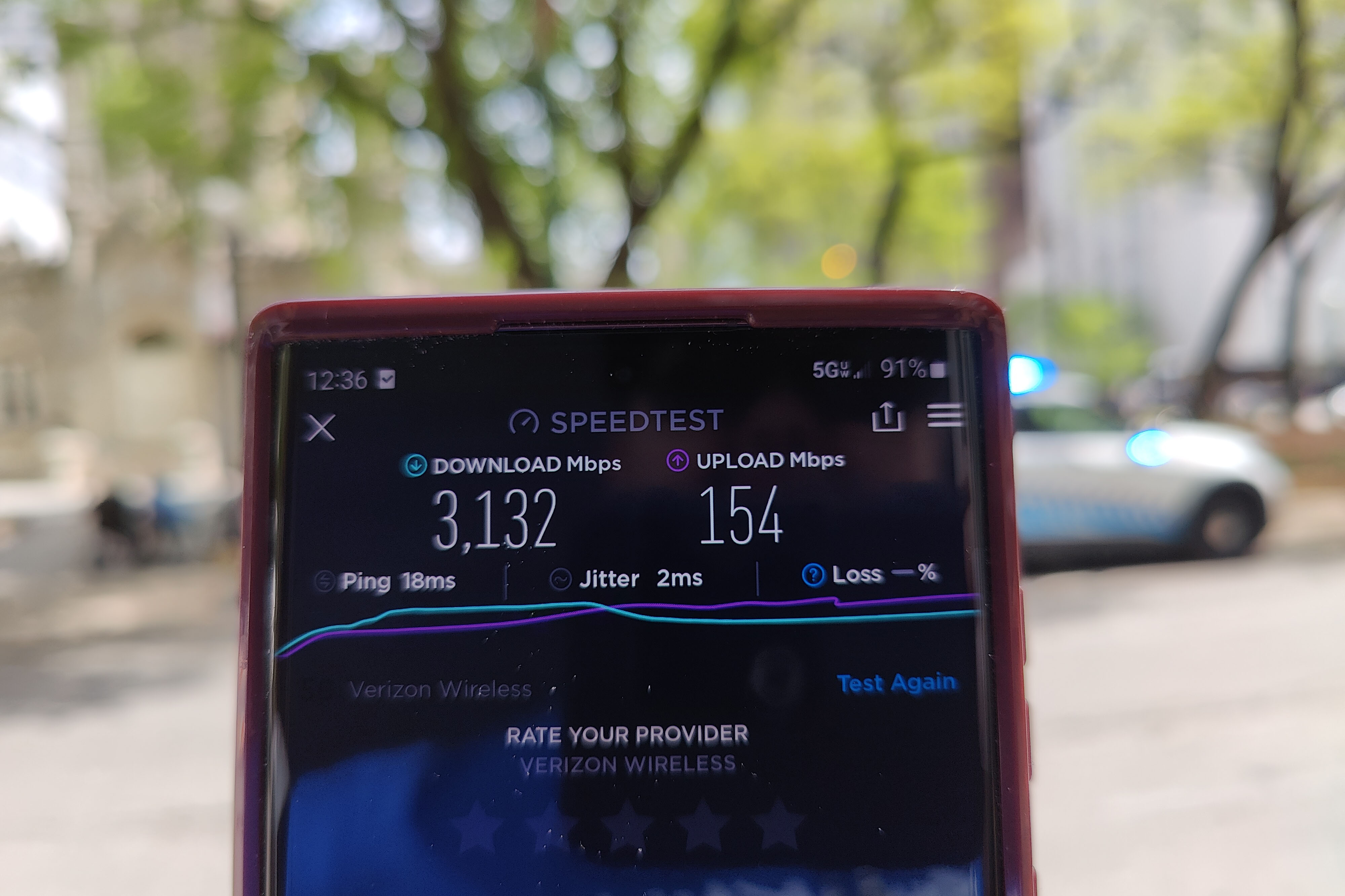 Resultados do Speedtest em um Samsung Galaxy S22 Ultra.