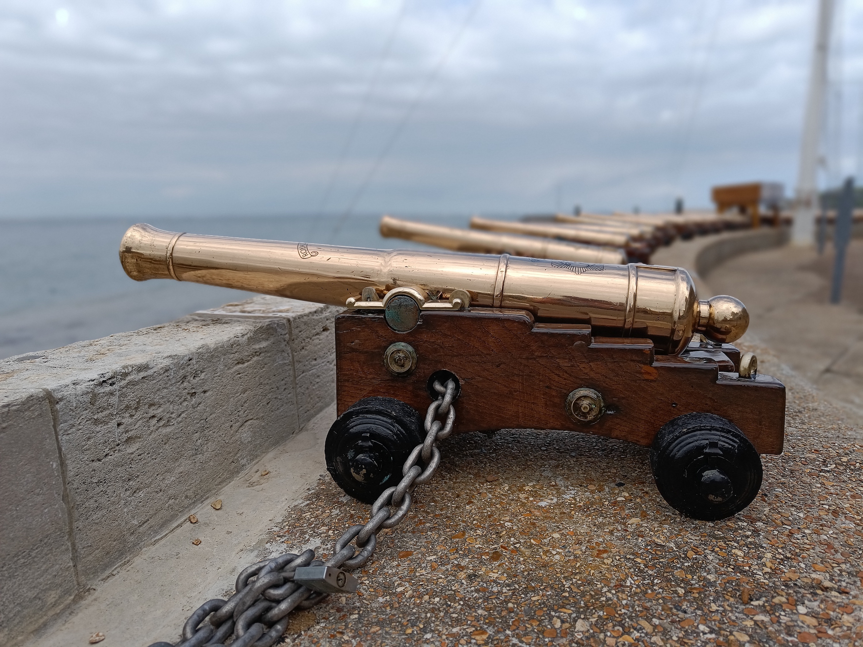 OnePlus Nord 2T Portrait mode photo of a cannon.