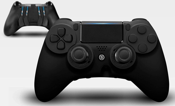 Um controlador Scuf Impact na frente e atrás.