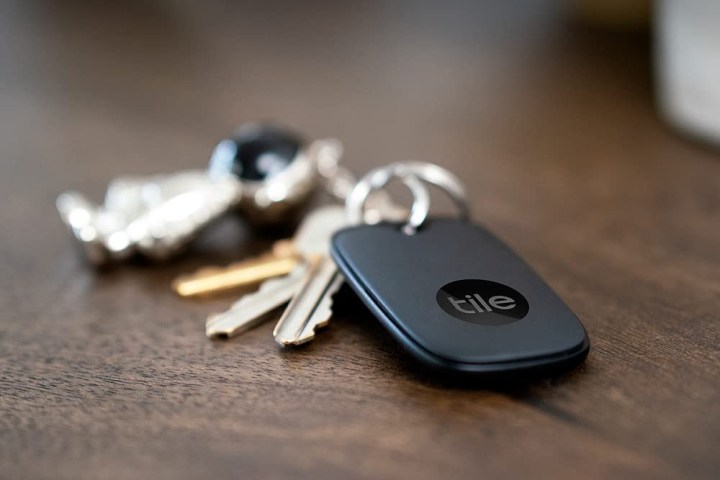 Tile Pro 2022 attached to key ring.