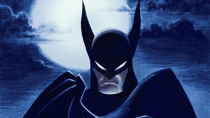 Batman segurando sua capa sob o luar na arte-chave do Caped Crusader.