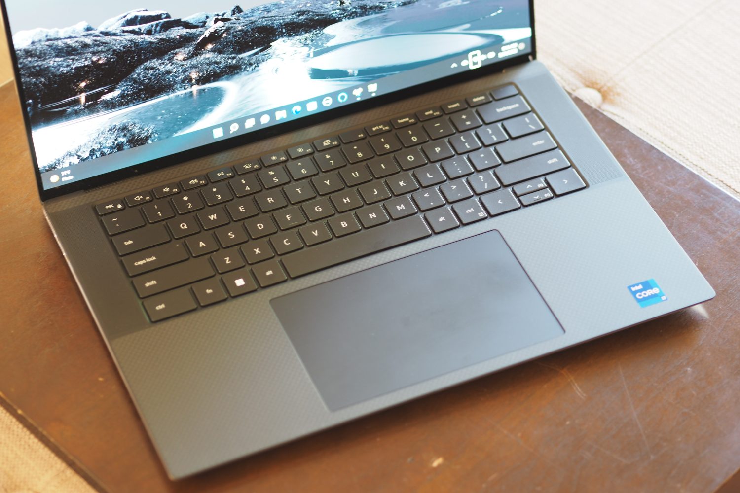 Mini-review: Dell's XPS 15 9520 is a low-key improvement to an established  design