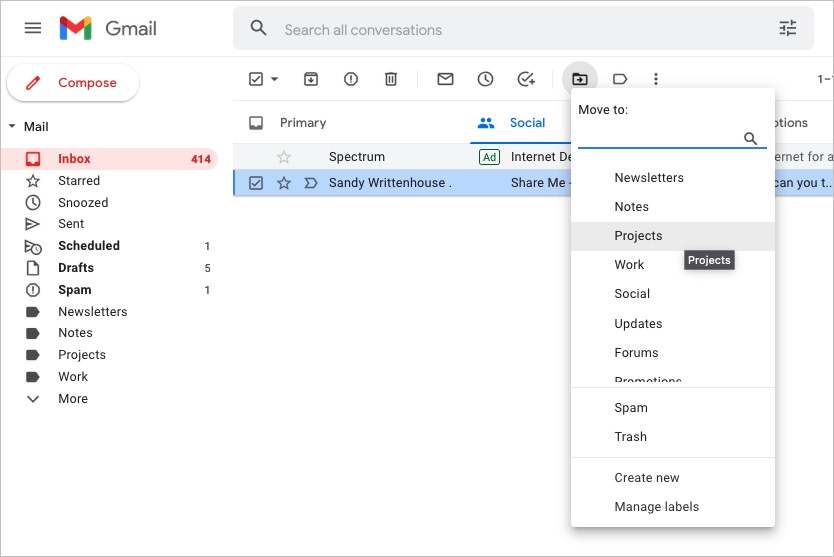 Lista de marcadores para mover um e-mail no Gmail.