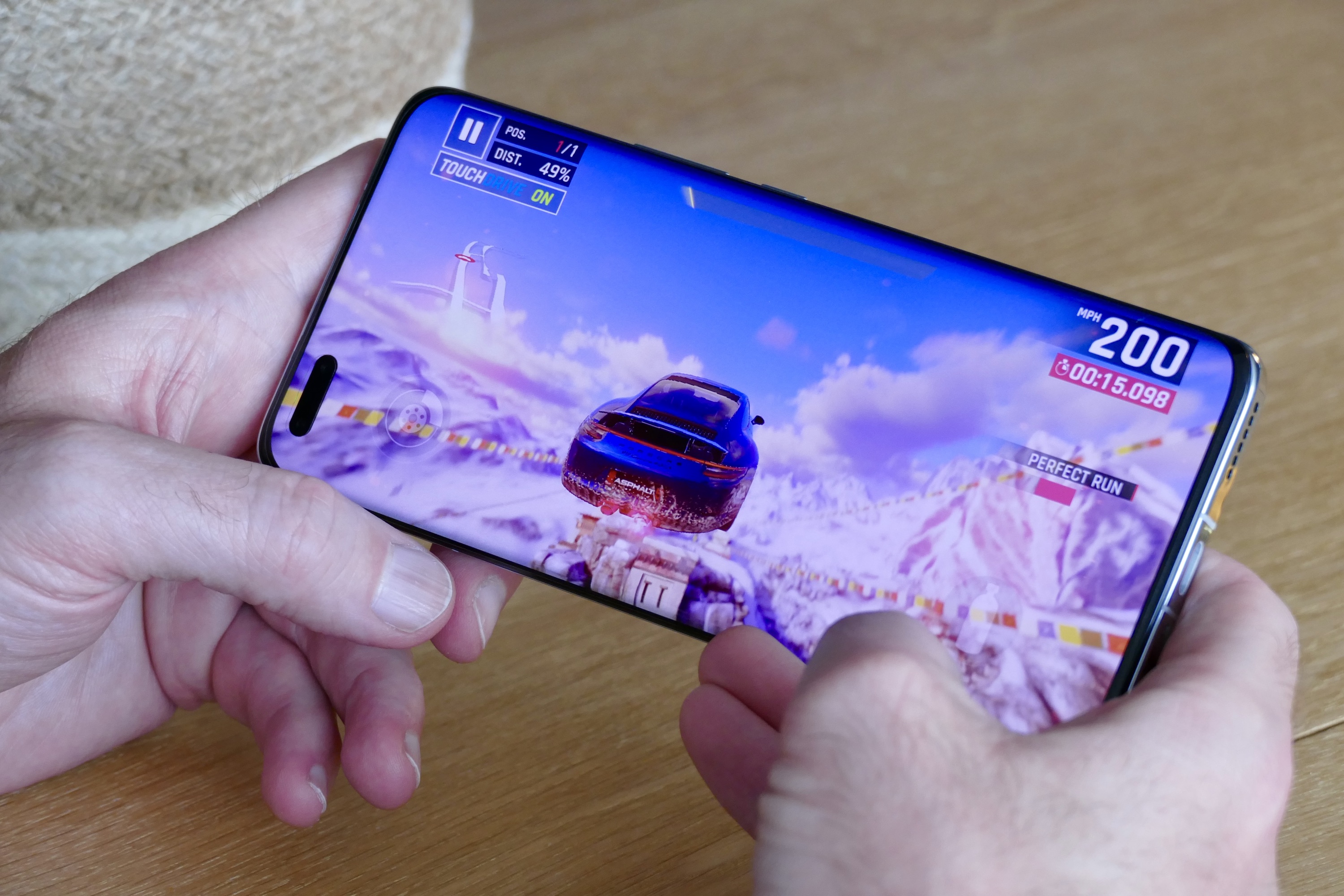 Playing Asphalt 9: Legends on the Honor Magic4 Pro.