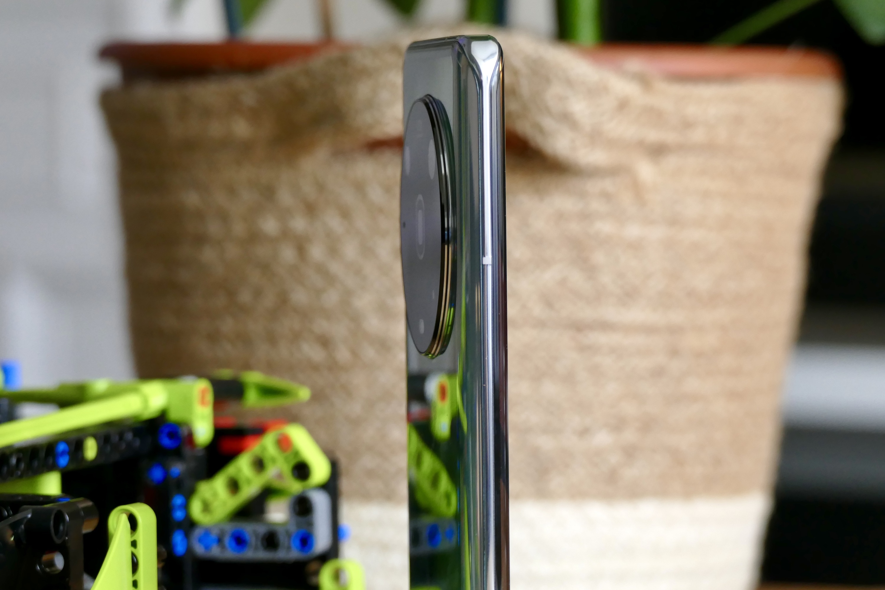 The side of the Honor Magic4 Pro, showing the camera module.