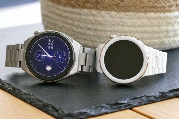 Huawei Watch GT 3 Pro Elite avec une version en céramique plus petite.