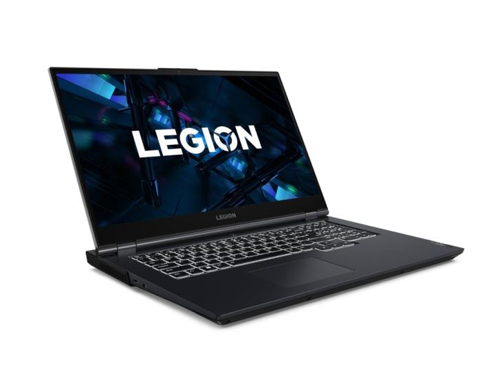 Laptop Lenovo Legion 5i su sfondo bianco.