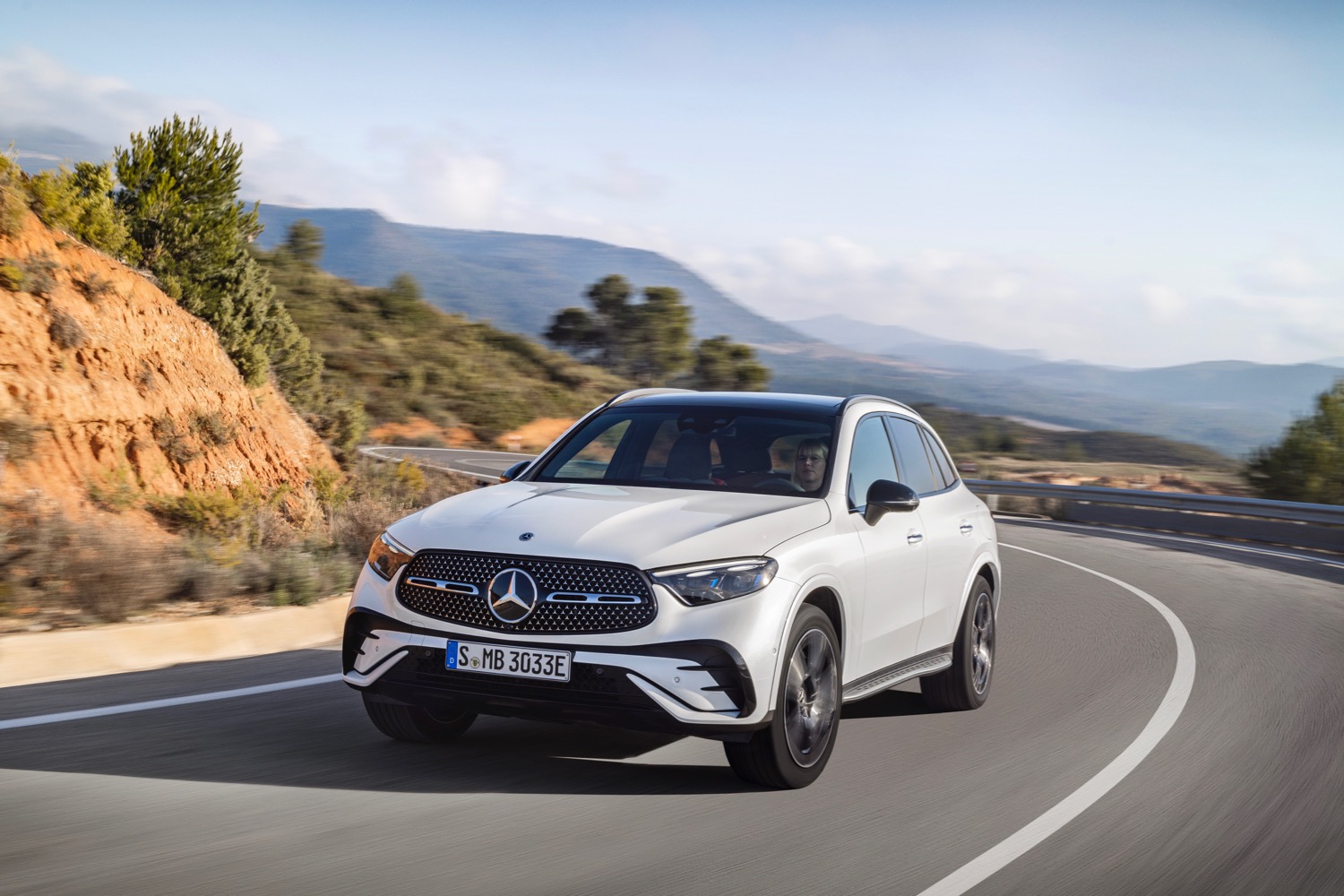 New Mercedes GLC turns up the tech for 2022