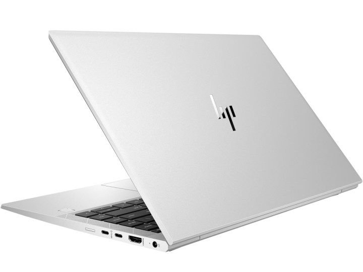 Mặt sau của HP Elitebook 845 G8 Wolf Pro Security Edition, hiển thị logo HP.