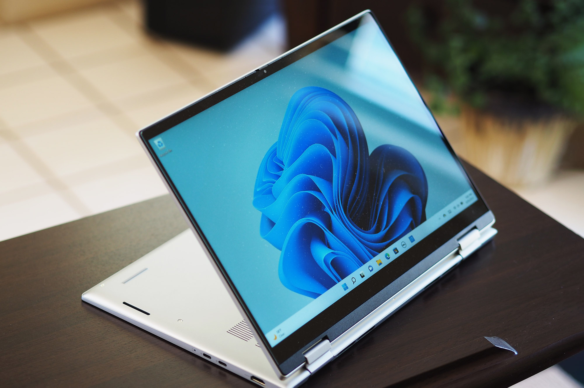 This Popular 2-in-1 laptop is $450 in Dell's New Year Sale - Vimarsana News
