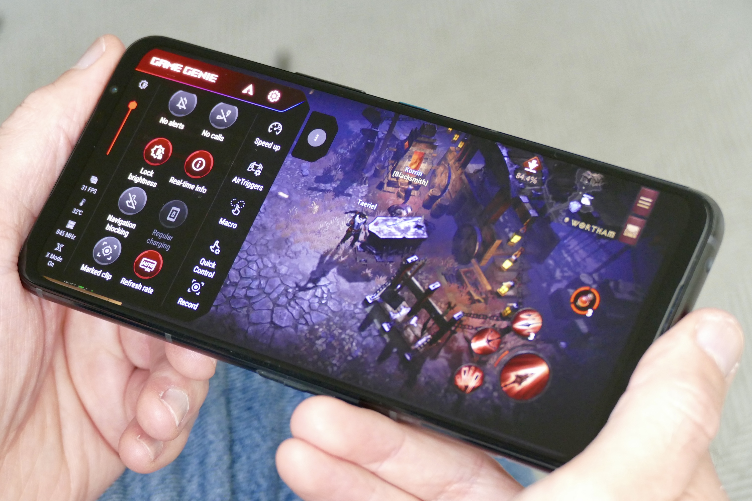 Jogando Diablo Immortal no Asus ROG Phone 5.