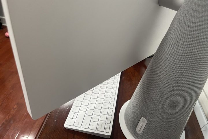 The back of the HP Chromebase All-in-One.