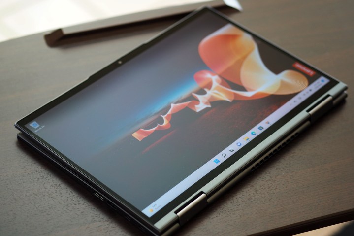 Lenovo ThinkPad X1 Yoga Gen 7 tablet mode,