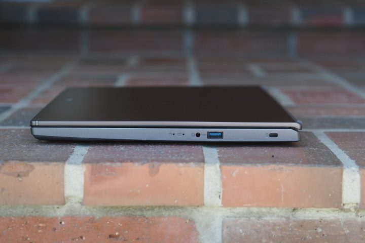acer aspire 5 2022 review right side